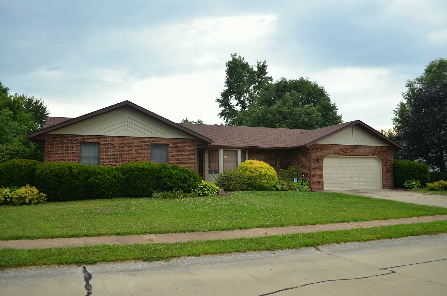 1731 Meadow Ln photo 1