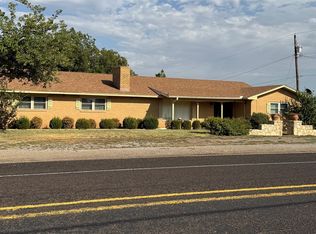 1505 S Main St, Quanah, TX 79252