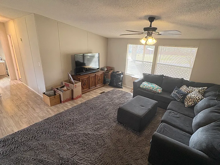 15868 Holiday Pkwy — Photo 22