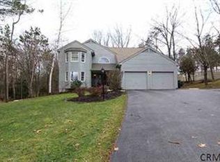31 Orchard Park Dr, Clifton Park, NY 12065
