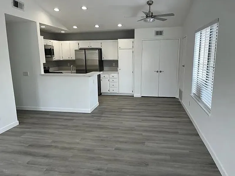 2 bed, 1.0 bath, 822 sqft, $1,850 — Photo 3