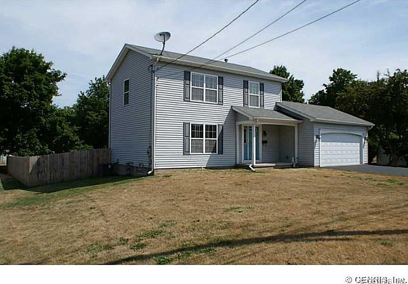 1st image of 38 Railroad Ave