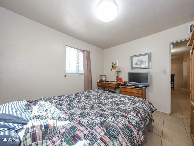 201 W Borrego St — Photo 16