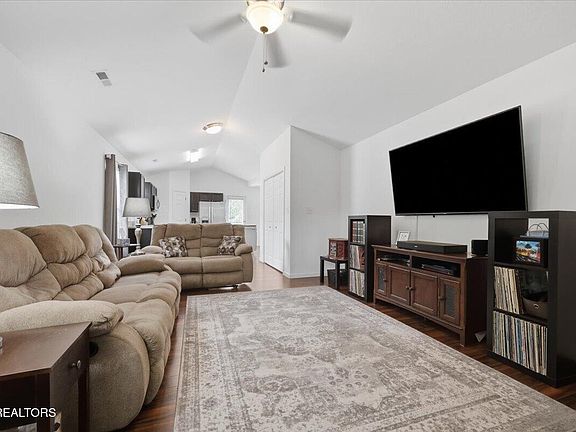 4th image of 5914 Creekhead Dr