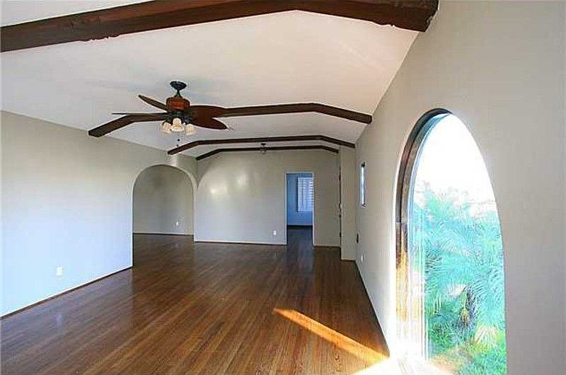 2nd image of 2528 33rd St