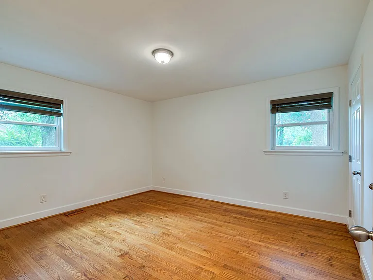 5646 Oak Dr — Photo 15