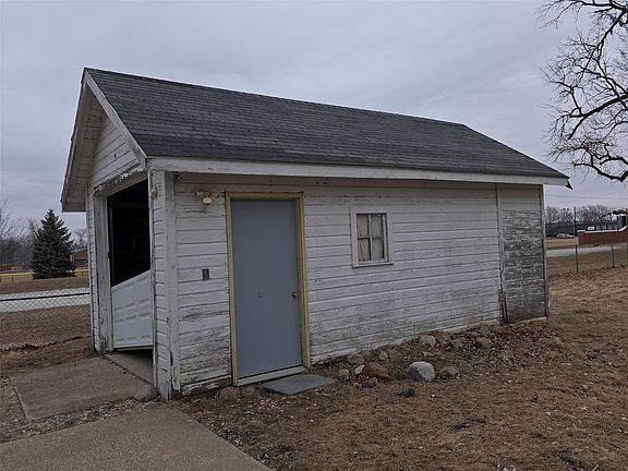 5th image of 442 N 10th St