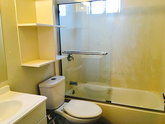 Master bedroom bathroom