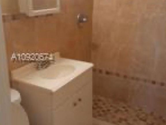 4th image of 3060 NW 20th St Unit 3
