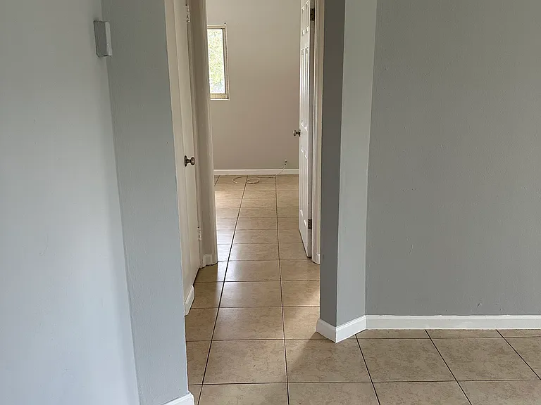 522 Florida Ave — Photo 17