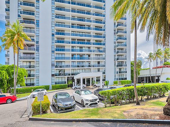 4th image of 3625 N Country Club Dr APT 1209