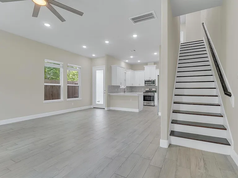 8318 Sunnyhill St — Photo 12