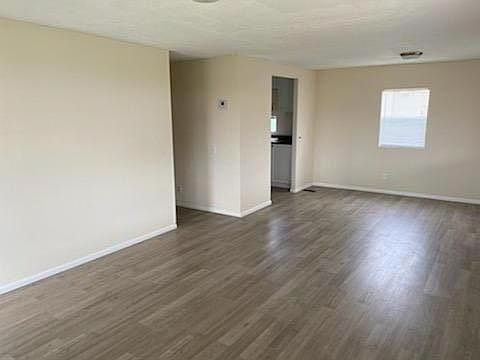 Brand new laminate floors brand new interior professionally painted