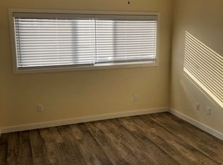 6208 S San Pedro St APT 4, Los Angeles, CA 90003