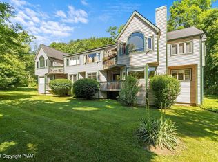 370 Hollow Rd, East Stroudsburg, PA 18302