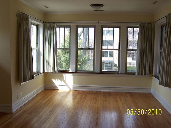 3rd image of 430 Wesley Ave #1s