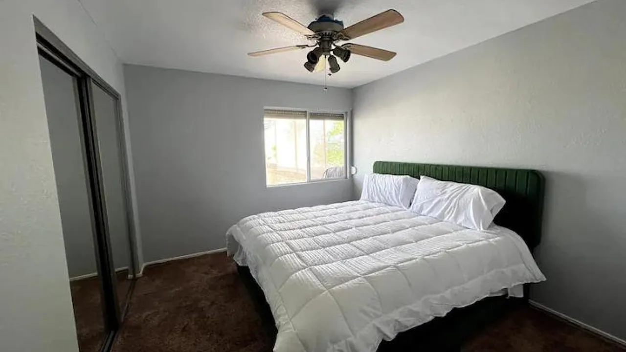 4 bed, 2574 sqft, $3,100 — Photo 3