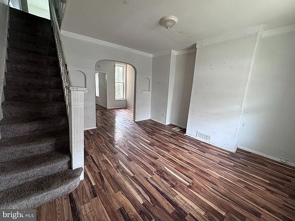 4th image of 147 N Wanamaker St