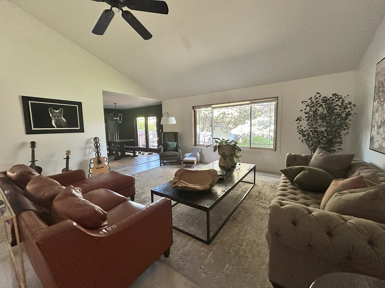 4 bed, 2612 sqft, $4,200 — Photo 2