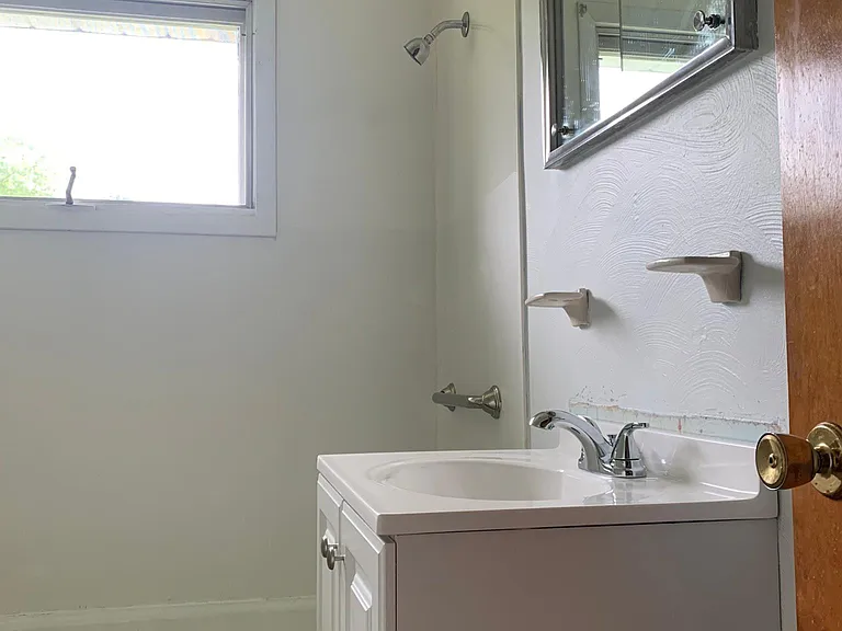648 Bedford Rd — Photo 16