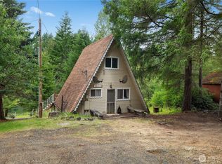 580 E Emerald Lake Drive E, Grapeview, WA 98546