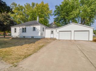 552 S Main St, Freeman, SD 57029