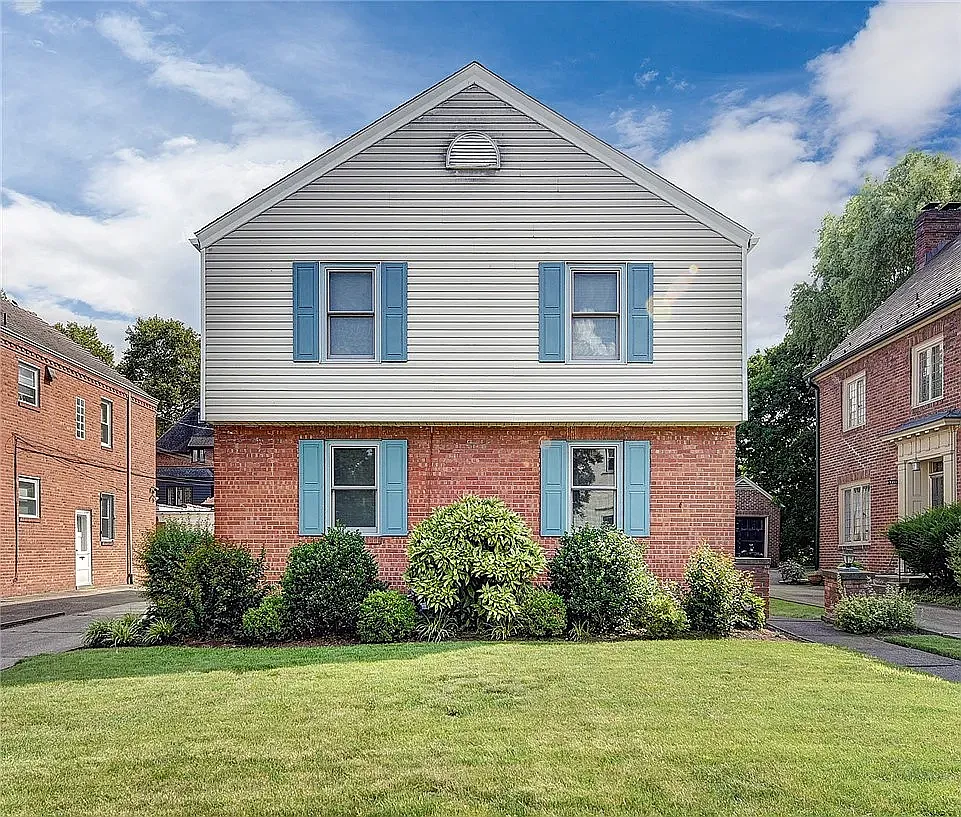 3 bed, 1340 sqft, $2,350 — Photo 1