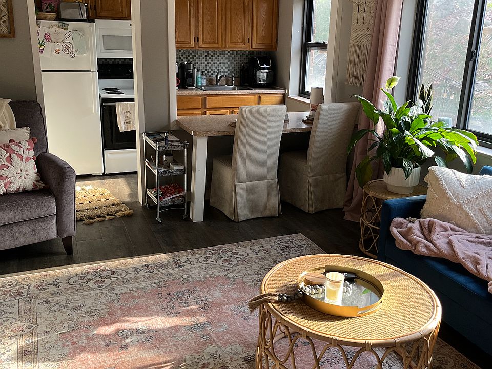 1st image of 420 Walnut Ave #1D