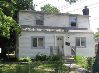 29 Manor Rd, West Hempstead, NY 11552