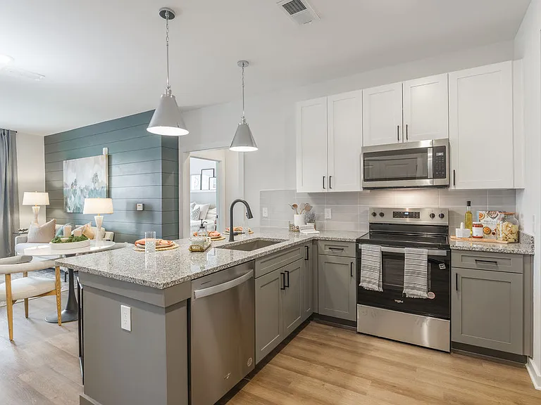Miro Luxury Apartments — Photo 4
