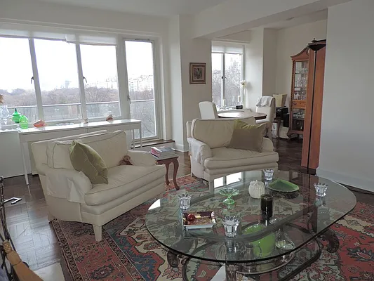 Rented by essential NEW YORK Real Estate | media 23