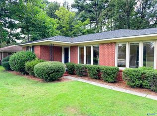 2106 Woodmont Dr SE, Decatur, AL 35601