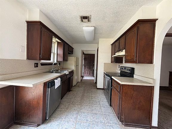 5th image of 3013 SE 55th St