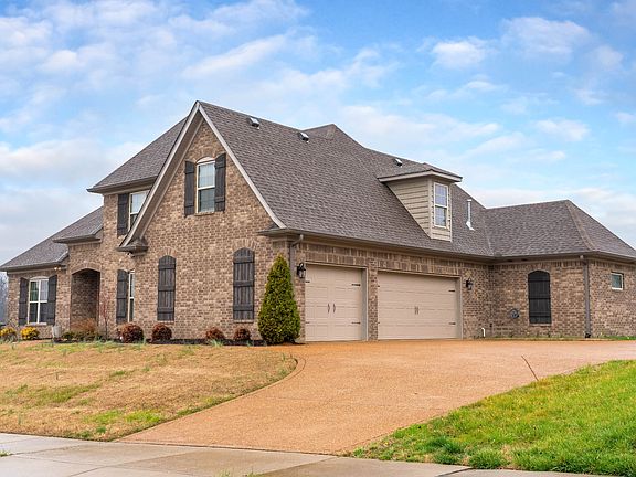 3rd image of 204 Ettington Dr