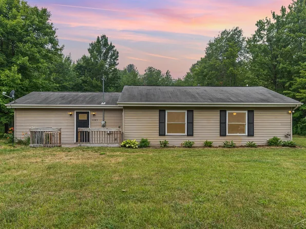 6589 N Magruder Rd, Coleman, MI 48618