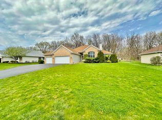 214 Boeing Trl, Poplar Grove, IL 61065