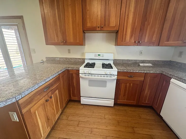 1163 Aloha Way — Photo 10
