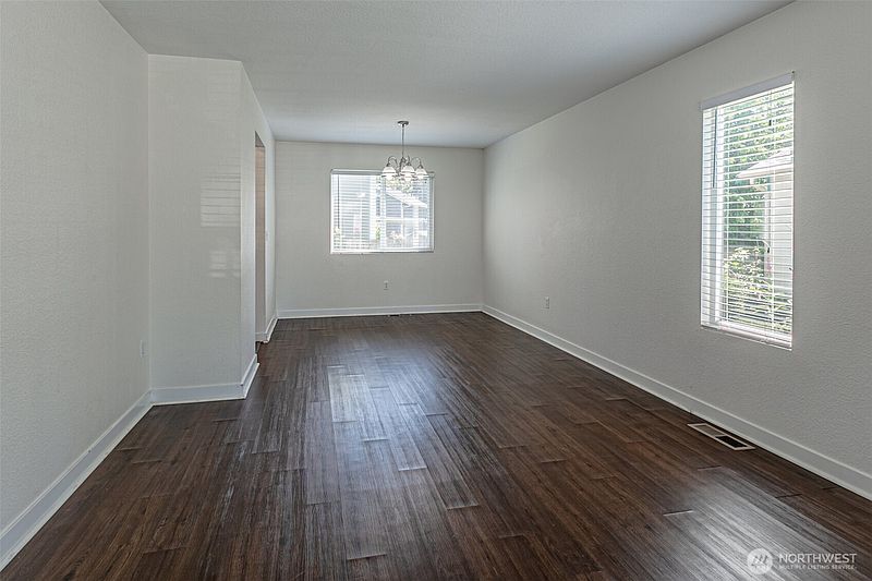 3rd image of 1624 Springfield Court NE