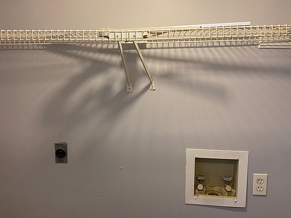 4th image of 1599 Hill St #15