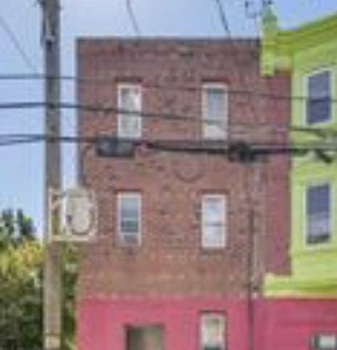 1st image of 158 W Dauphin St