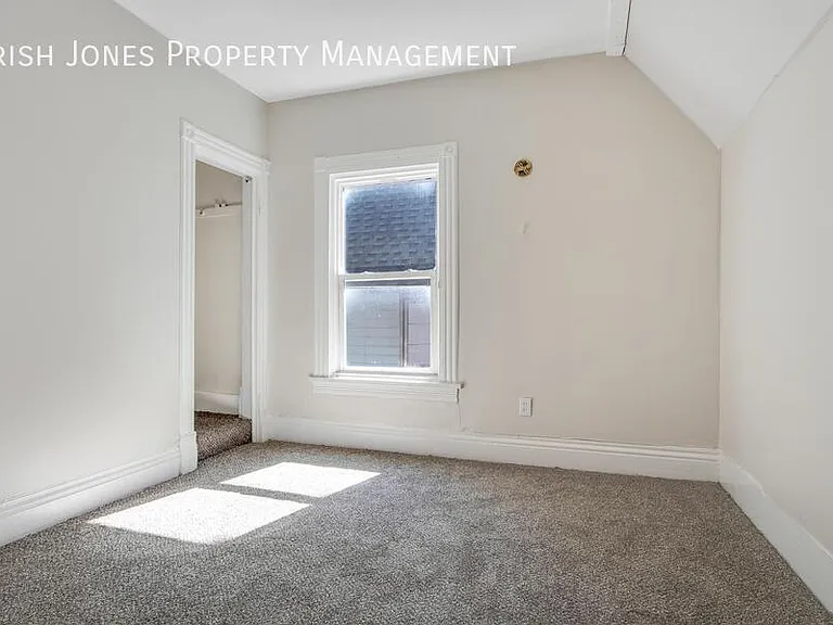 222 W Ferry St — Photo 16