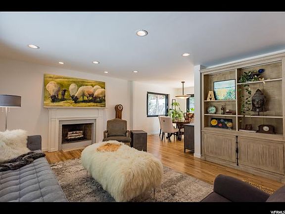 4th image of 2052 E Browning Ave