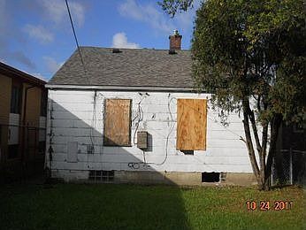 2nd image of 17880 Joseph Campau St