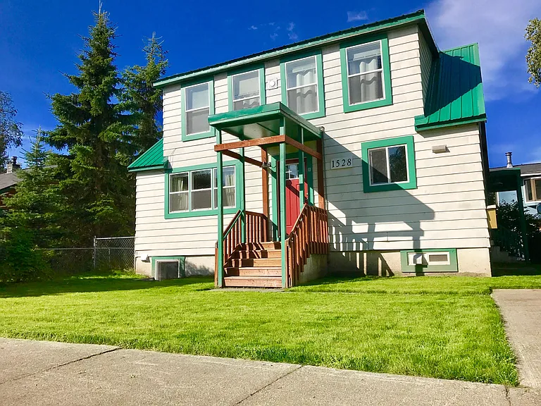 1528 Kinnikinnick St #A — Photo 1