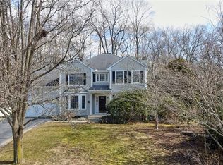88 Payer Ln, Groton, CT 06355