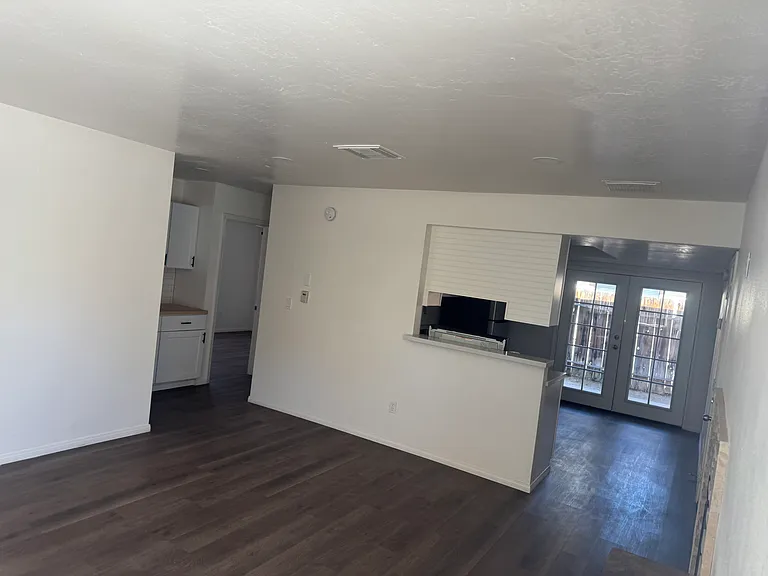 928 W Graaf Ave #A — Photo 4