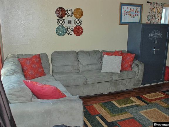 3rd image of 615 Holly Ave