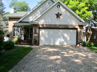 1916 Candlewick Dr SW, Poplar Grove, IL 61065