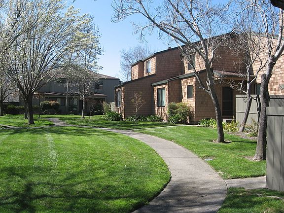 This home is in a beautiful and serence environment