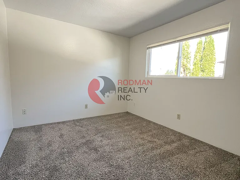 838 9th Ave #AVENUE;-848 — Photo 4